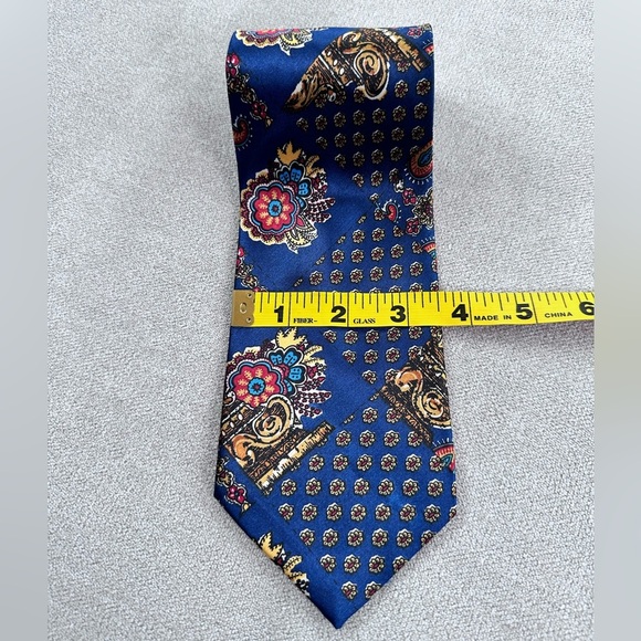 Vintage Ted Lapidus Silk Neck Tie. Navy/Gold. - Picture 2 of 4